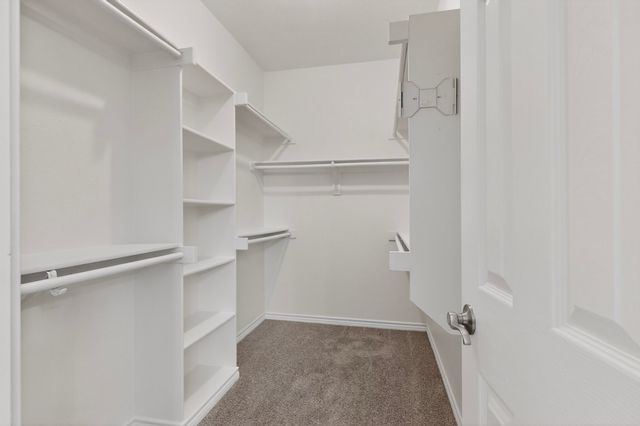217 Gatehouse Drive, Red Oak, TX 75154