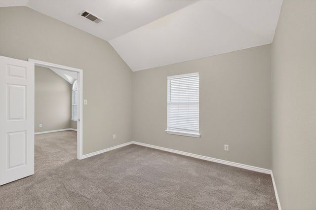 217 Gatehouse Drive, Red Oak, TX 75154