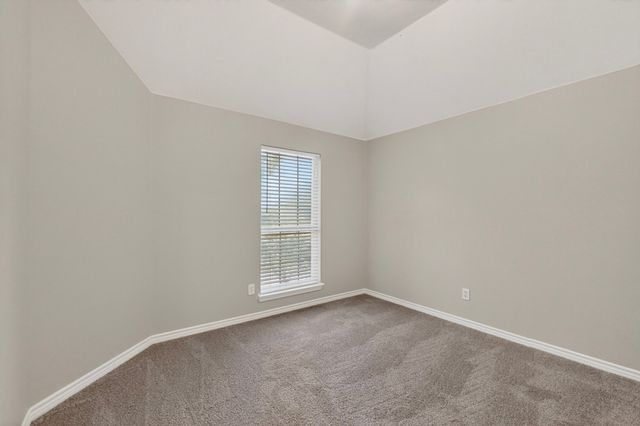 217 Gatehouse Drive, Red Oak, TX 75154