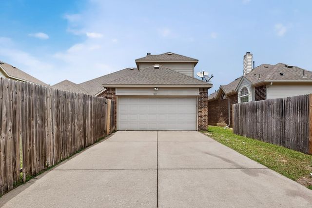 217 Gatehouse Drive, Red Oak, TX 75154