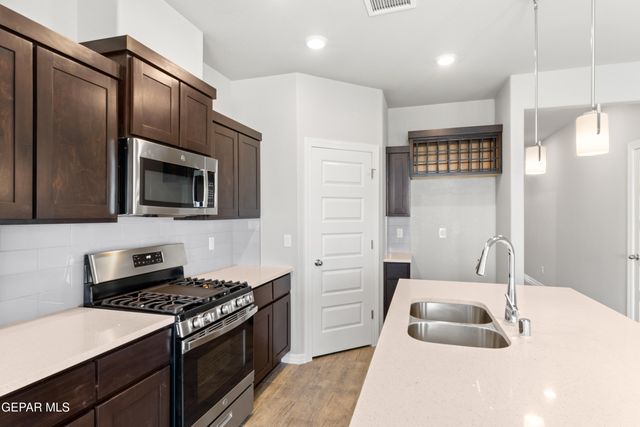 14724 Cactus Breeze Way, El Paso, TX 79928