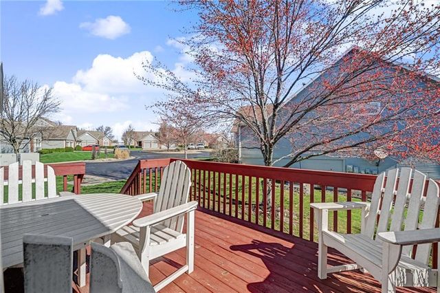 6817 W 156th Terrace, Overland Park, KS 66223