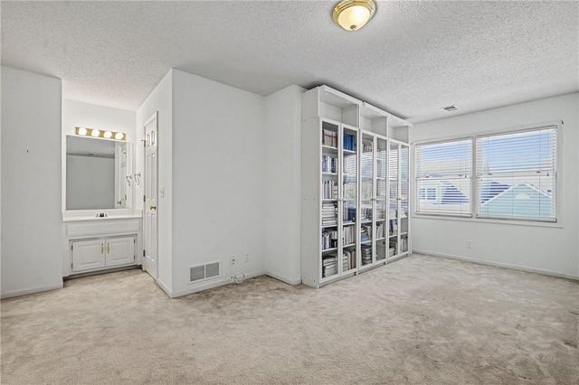 6817 W 156th Terrace, Overland Park, KS 66223