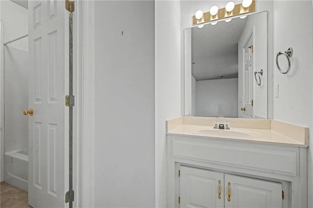 6817 W 156th Terrace, Overland Park, KS 66223