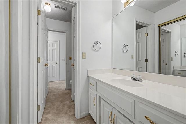 6817 W 156th Terrace, Overland Park, KS 66223