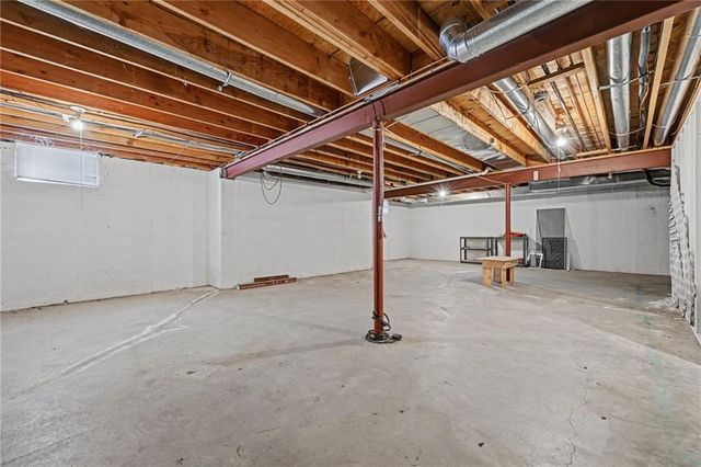 6817 W 156th Terrace, Overland Park, KS 66223