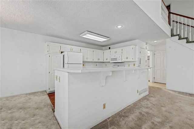 6817 W 156th Terrace, Overland Park, KS 66223