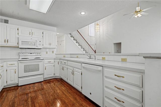 6817 W 156th Terrace, Overland Park, KS 66223