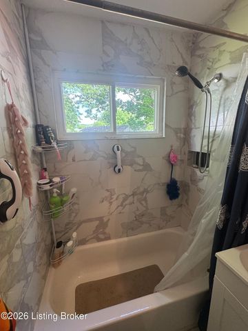 7611 Gerald Ave, Louisville, KY 40258