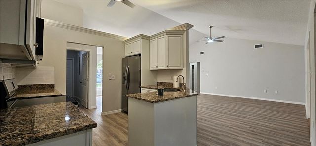 370 S COBBLE COURT, Mount Dora, FL 32757