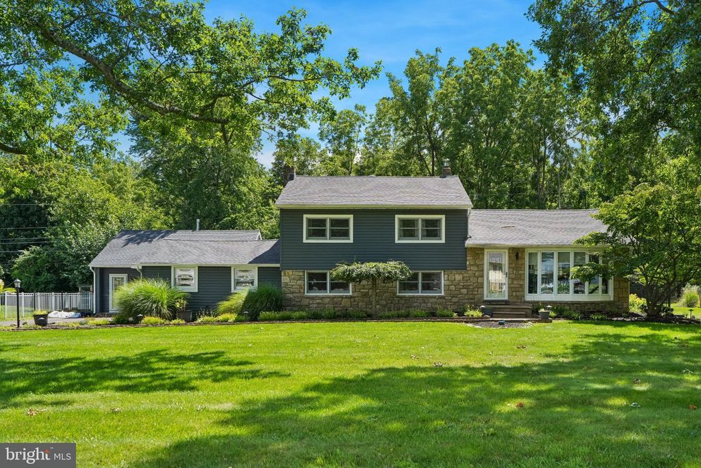 717 LAWRENCE LN #, AMBLER, PA 19002 — photo 2