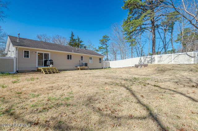 6 Avast Avenue, Barnegat, NJ 08005