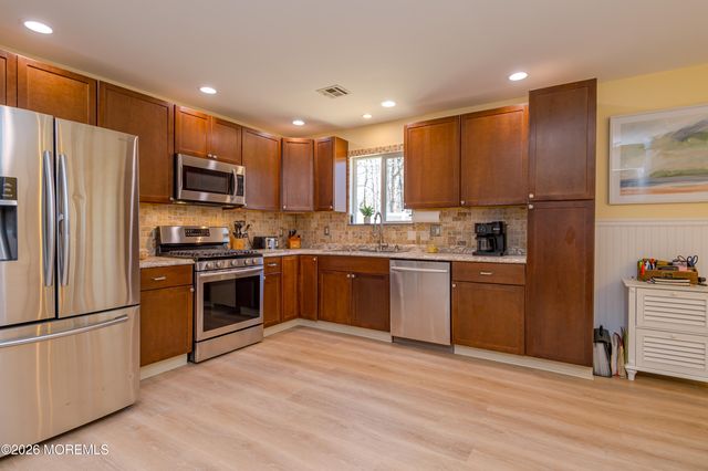 6 Avast Avenue, Barnegat, NJ 08005