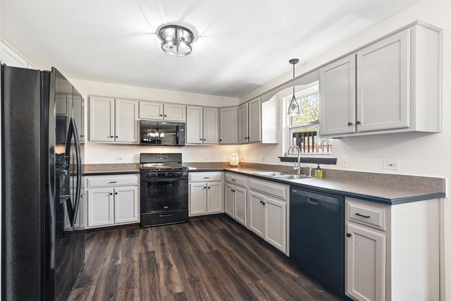 15504 Ridgefield Drive, Manhattan, IL 60442