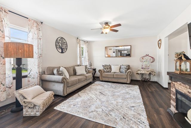 15504 Ridgefield Drive, Manhattan, IL 60442