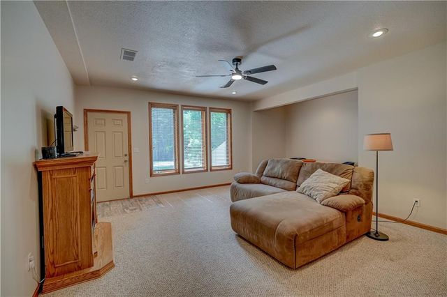 1877 NW 260th Road, Kingsville, MO 64061