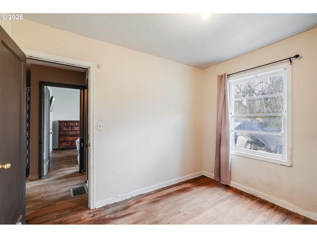 12413 Se MILL St, Portland, OR 97233