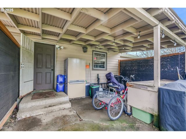 12413 Se MILL St, Portland, OR 97233