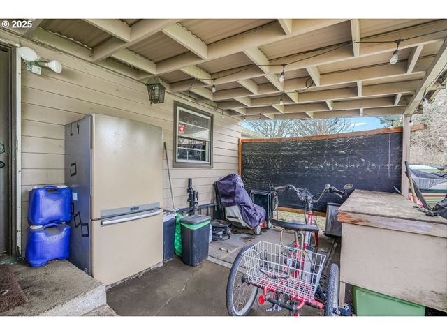 12413 Se MILL St, Portland, OR 97233