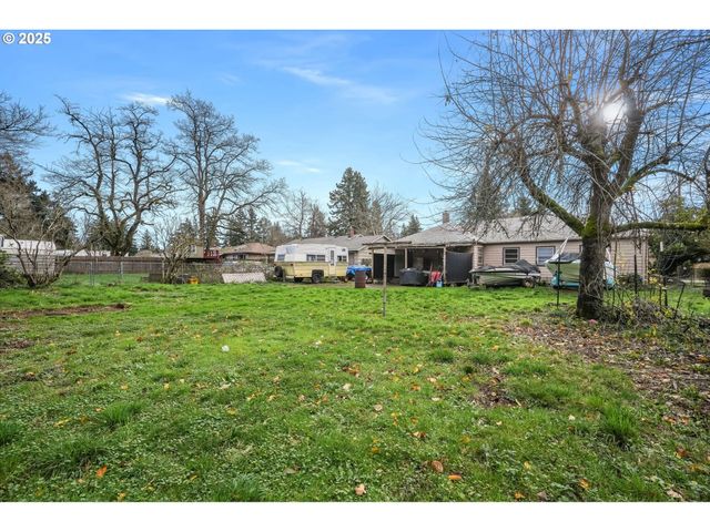 12413 Se MILL St, Portland, OR 97233