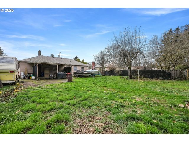 12413 Se MILL St, Portland, OR 97233