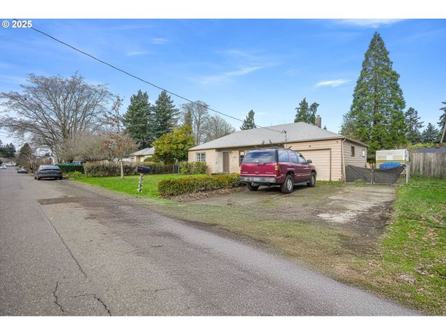 12413 Se MILL St, Portland, OR 97233