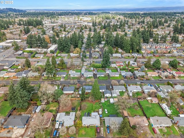 12413 Se MILL St, Portland, OR 97233