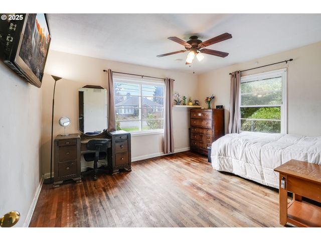 12413 Se MILL St, Portland, OR 97233