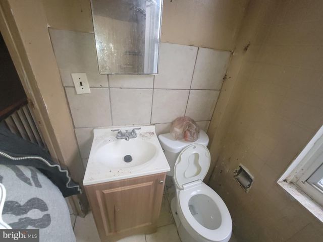 828 E CORNWALL ST, Philadelphia, PA 19134