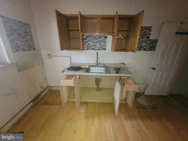 828 E CORNWALL ST, Philadelphia, PA 19134