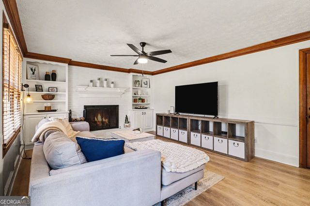 393 Westminister Lane SW, Lilburn, GA 30047