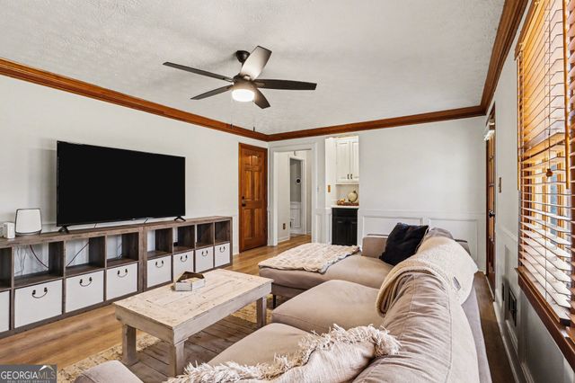 393 Westminister Lane SW, Lilburn, GA 30047