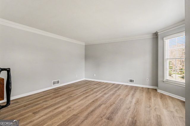 393 Westminister Lane SW, Lilburn, GA 30047