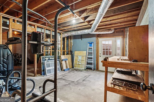 393 Westminister Lane SW, Lilburn, GA 30047