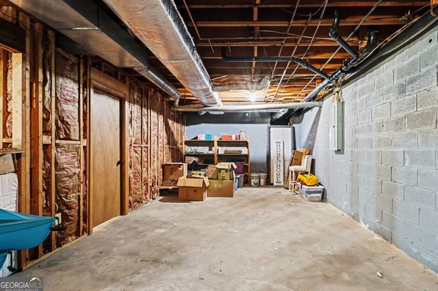 393 Westminister Lane SW, Lilburn, GA 30047