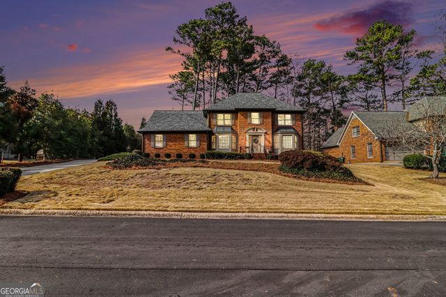 393 Westminister Lane SW, Lilburn, GA 30047