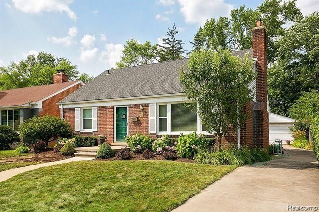 2243 Dorchester Road, Birmingham, MI 48009