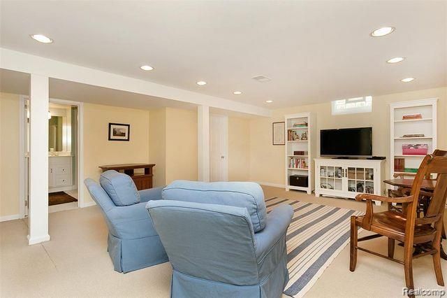 2243 Dorchester Road, Birmingham, MI 48009