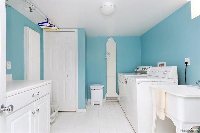 2243 Dorchester Road, Birmingham, MI 48009