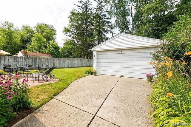 2243 Dorchester Road, Birmingham, MI 48009