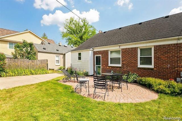 2243 Dorchester Road, Birmingham, MI 48009