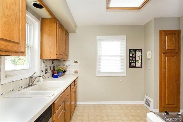 2243 Dorchester Road, Birmingham, MI 48009