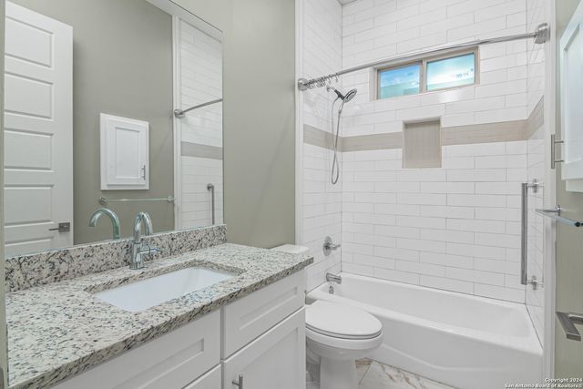 639 Hummingbird Hill, Canyon Lake, TX 78133