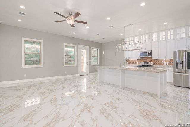 639 Hummingbird Hill, Canyon Lake, TX 78133