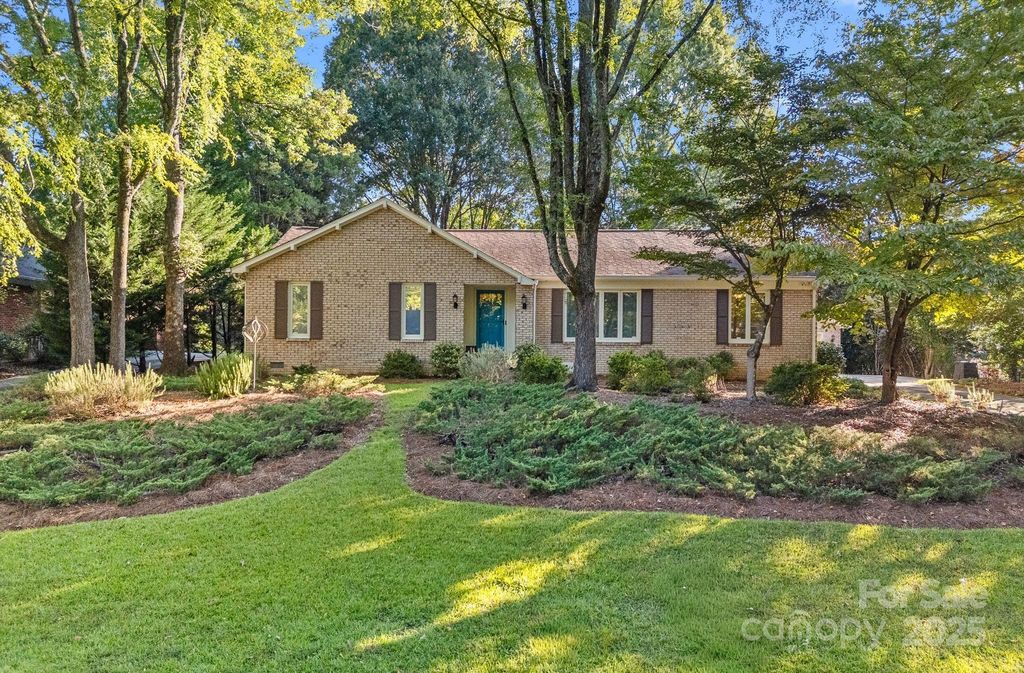 1622 Piccadilly Drive, Charlotte, NC 28211