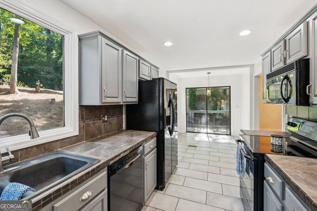 5623 High Harbor Point, Gainesville, GA 30504