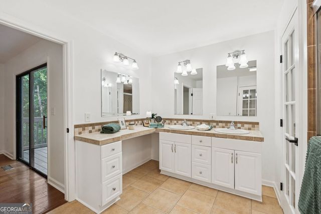 5623 High Harbor Point, Gainesville, GA 30504