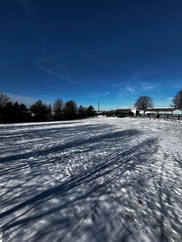 1062 Vanarsdall Road, Harrodsburg, KY 40330