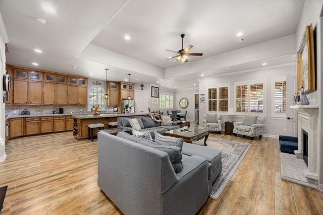 1022 Mcdaniel Drive, Magnolia, TX 77354