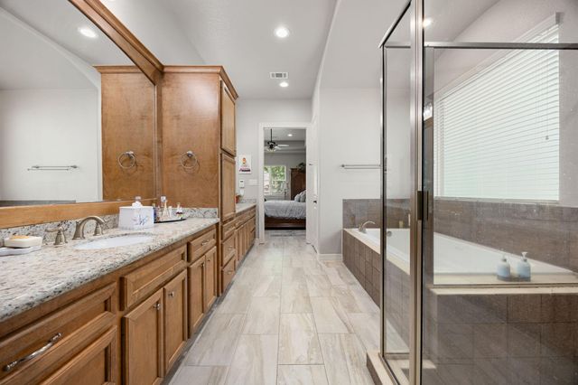 1022 Mcdaniel Drive, Magnolia, TX 77354